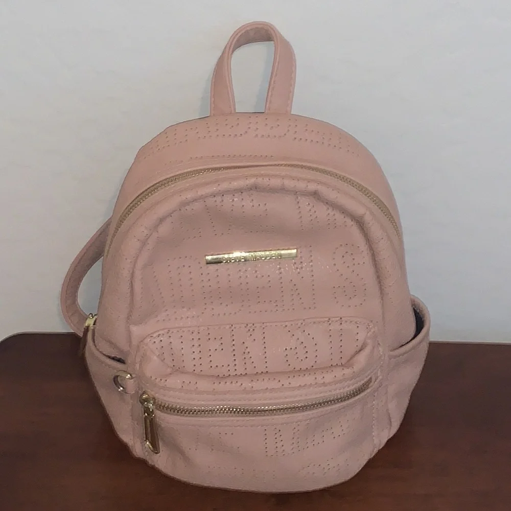⭐️❤️HOST PICK❤️⭐️STEVE MADDEN BRAND NEW BACKPACK